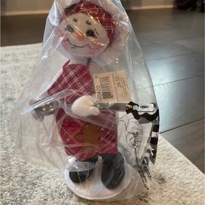 Annalee Brand new in bag Christmas Festive Plaid Snowman Baker Figurine